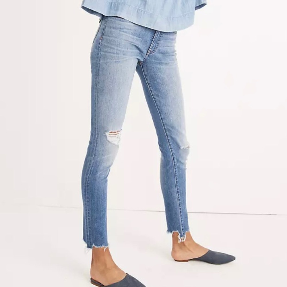 Madewell Petite 9" Mid-Rise Skinny Jeans in Frankie Wash: Torn-Knee Edition